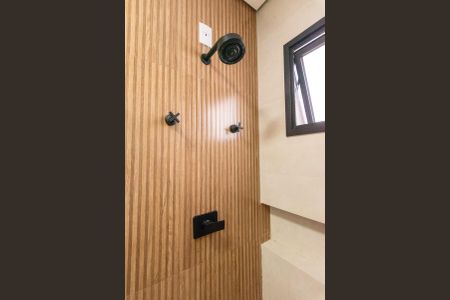 Casa de condomínio à venda com 225m², 4 quartos e 5 vagas Casa de condomínio à venda com 225m², 4 quartos e 5 vagasBanheiro da Suíte 2