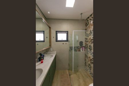 Casa de condomínio à venda com 225m², 4 quartos e 5 vagas Casa de condomínio à venda com 225m², 4 quartos e 5 vagasBanheiro da Suíte 3