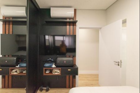 Casa de condomínio à venda com 225m², 4 quartos e 5 vagas Casa de condomínio à venda com 225m², 4 quartos e 5 vagasSuíte 2