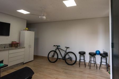 Casa de condomínio à venda com 225m², 4 quartos e 5 vagas Casa de condomínio à venda com 225m², 4 quartos e 5 vagasEdícula- Sala