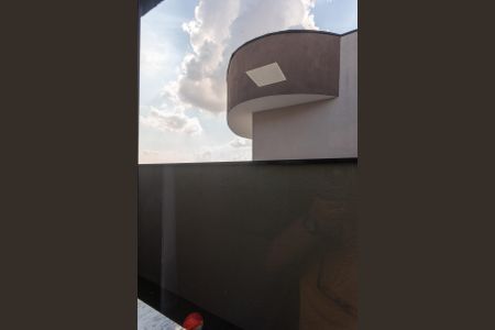 Casa de condomínio à venda com 225m², 4 quartos e 5 vagas Casa de condomínio à venda com 225m², 4 quartos e 5 vagasVista da Suíte 2