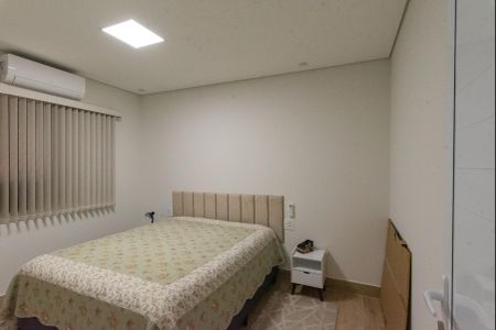 Casa de condomínio à venda com 225m², 4 quartos e 5 vagas Casa de condomínio à venda com 225m², 4 quartos e 5 vagasEdícula- Suíte