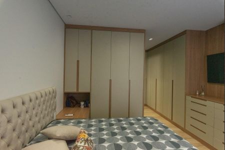 Casa de condomínio à venda com 225m², 4 quartos e 5 vagas Casa de condomínio à venda com 225m², 4 quartos e 5 vagasSuíte 3