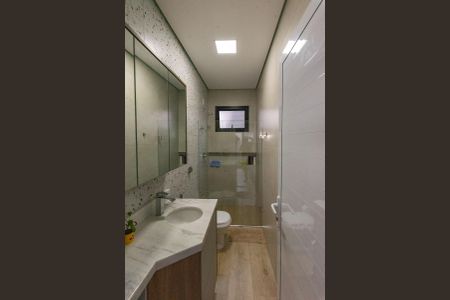 Casa de condomínio à venda com 225m², 4 quartos e 5 vagas Casa de condomínio à venda com 225m², 4 quartos e 5 vagasBanheiro da Suíte 1