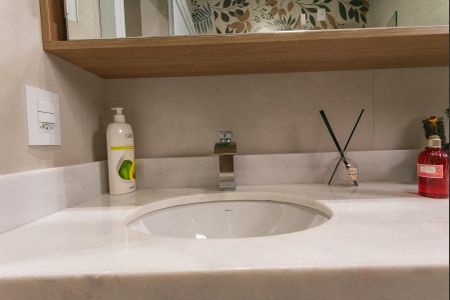 Casa de condomínio à venda com 225m², 4 quartos e 5 vagas Casa de condomínio à venda com 225m², 4 quartos e 5 vagasBanheiro da Suíte 3