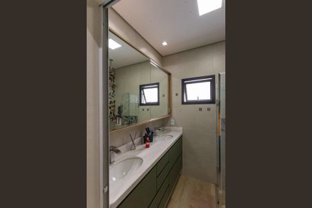 Casa de condomínio à venda com 225m², 4 quartos e 5 vagas Casa de condomínio à venda com 225m², 4 quartos e 5 vagasBanheiro da Suíte 3