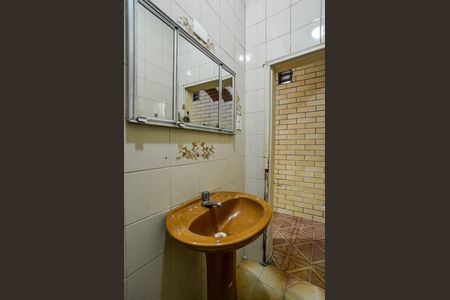 Casa para alugar com 150m², 2 quartos e 1 vaga Casa para alugar com 150m², 2 quartos e 1 vagaBanheiro da Suíte