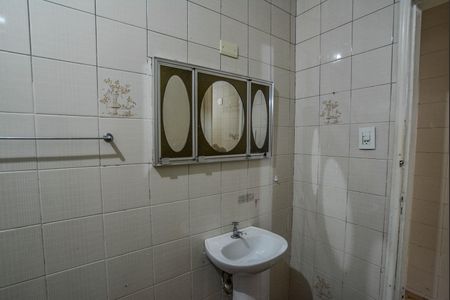Casa para alugar com 150m², 2 quartos e 1 vaga Casa para alugar com 150m², 2 quartos e 1 vagaBanheiro Corredor