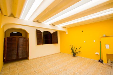 Casa à venda com 210m², 4 quartos e 2 vagas Casa à venda com 210m², 4 quartos e 2 vagasGaragem