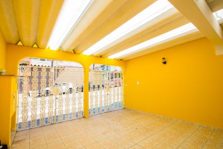 Casa à venda com 210m², 4 quartos e 2 vagas Casa à venda com 210m², 4 quartos e 2 vagasGaragem
