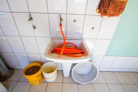 Casa à venda com 210m², 4 quartos e 2 vagas Casa à venda com 210m², 4 quartos e 2 vagasÁrea de serviço
