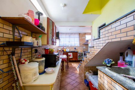Casa à venda com 210m², 4 quartos e 2 vagas Casa à venda com 210m², 4 quartos e 2 vagasCozinha