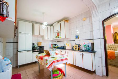 Casa à venda com 210m², 4 quartos e 2 vagas Casa à venda com 210m², 4 quartos e 2 vagasSala de jantar