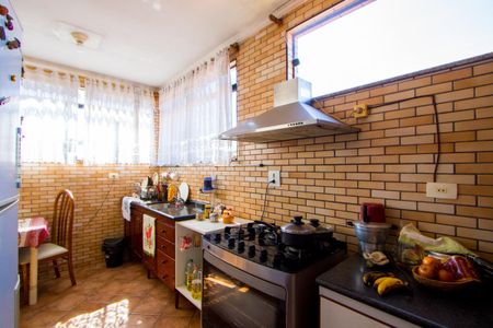 Casa à venda com 210m², 4 quartos e 2 vagas Casa à venda com 210m², 4 quartos e 2 vagasCozinha