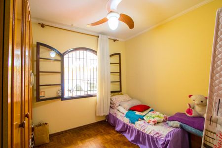Casa à venda com 210m², 4 quartos e 2 vagas Casa à venda com 210m², 4 quartos e 2 vagasQuarto 2