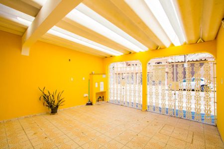 Casa à venda com 210m², 4 quartos e 2 vagas Casa à venda com 210m², 4 quartos e 2 vagasGaragem