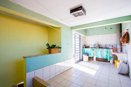 Casa à venda com 210m², 4 quartos e 2 vagas Casa à venda com 210m², 4 quartos e 2 vagasÁrea de serviço