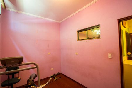 Casa à venda com 210m², 4 quartos e 2 vagas Casa à venda com 210m², 4 quartos e 2 vagasEscritório
