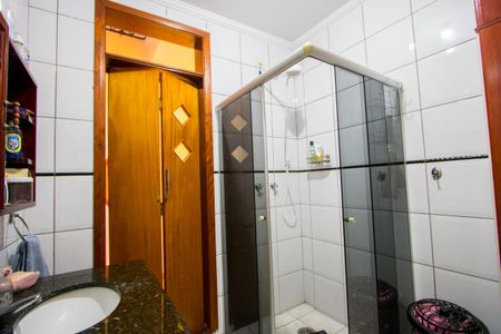 Casa à venda com 210m², 4 quartos e 2 vagas Casa à venda com 210m², 4 quartos e 2 vagasBanheiro social 1