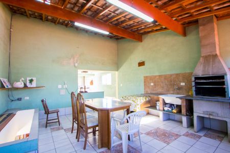 Casa à venda com 210m², 4 quartos e 2 vagas Casa à venda com 210m², 4 quartos e 2 vagasEspaço gourmet