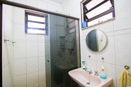 Casa à venda com 210m², 4 quartos e 2 vagas Casa à venda com 210m², 4 quartos e 2 vagasBanheiro do quarto 1