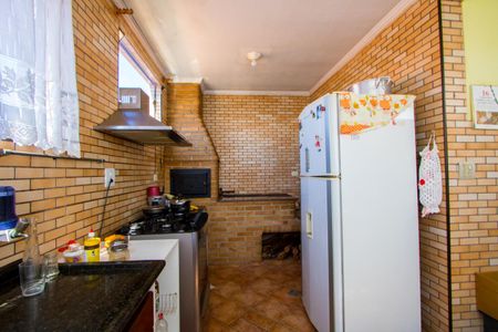 Casa à venda com 210m², 4 quartos e 2 vagas Casa à venda com 210m², 4 quartos e 2 vagasCozinha