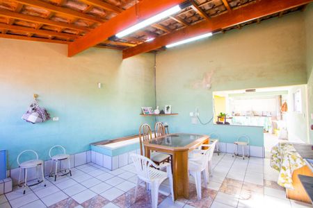 Casa à venda com 210m², 4 quartos e 2 vagas Casa à venda com 210m², 4 quartos e 2 vagasEspaço gourmet