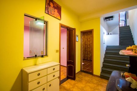 Casa à venda com 210m², 4 quartos e 2 vagas Casa à venda com 210m², 4 quartos e 2 vagasCorredor inferior