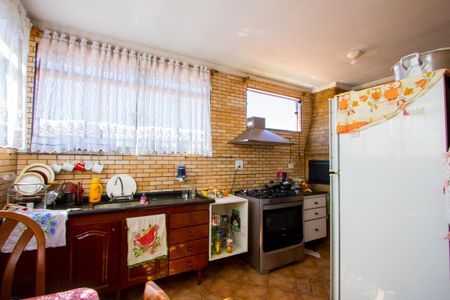 Casa à venda com 210m², 4 quartos e 2 vagas Casa à venda com 210m², 4 quartos e 2 vagasCozinha
