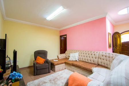 Casa à venda com 210m², 4 quartos e 2 vagas Casa à venda com 210m², 4 quartos e 2 vagasSala de estar