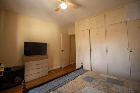 Casa à venda com 220m², 3 quartos e 2 vagasSuíte