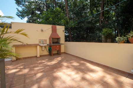 Casa à venda com 220m², 3 quartos e 2 vagasChurrasqueira