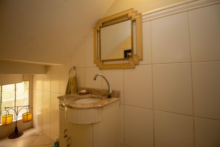 Casa à venda com 220m², 3 quartos e 2 vagasLavabo