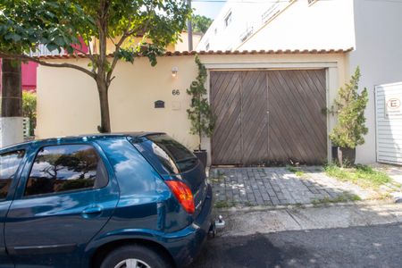 Casa à venda com 220m², 3 quartos e 2 vagasFachada