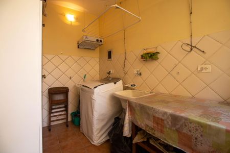 Casa à venda com 220m², 3 quartos e 2 vagasLavanderia