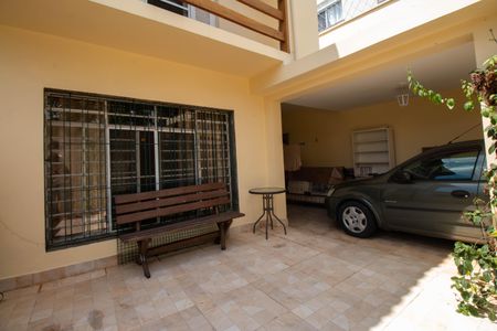 Casa à venda com 220m², 3 quartos e 2 vagasEntrada