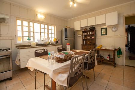 Casa à venda com 220m², 3 quartos e 2 vagasCozinha