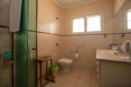 Casa à venda com 220m², 3 quartos e 2 vagasBanheiro