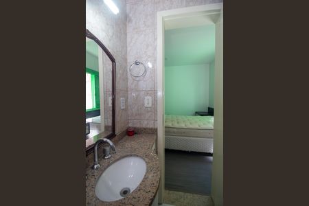 Casa à venda com 120m², 4 quartos e 2 vagasBanheiro da Suíte