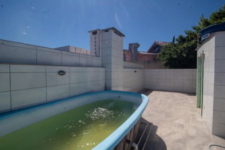 Casa à venda com 120m², 4 quartos e 2 vagasÁrea comum - Piscina