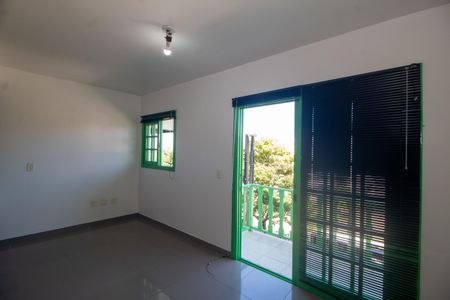 Casa à venda com 120m², 4 quartos e 2 vagasSala/Cozinha