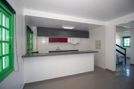 Casa à venda com 120m², 4 quartos e 2 vagasSala/Cozinha