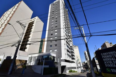 Apartamento à venda com 65m², 2 quartos e 2 vagasFachada e portaria
