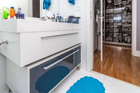 Apartamento à venda com 271m², 4 quartos e 4 vagas Apartamento à venda com 271m², 4 quartos e 4 vagasBanheiro da Suíte 2