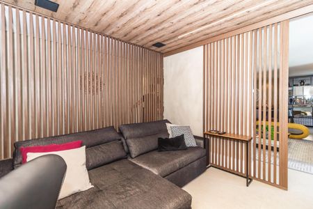 Apartamento à venda com 271m², 4 quartos e 4 vagas Apartamento à venda com 271m², 4 quartos e 4 vagasSala de TV