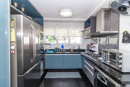 Apartamento à venda com 271m², 4 quartos e 4 vagas Apartamento à venda com 271m², 4 quartos e 4 vagasCozinha