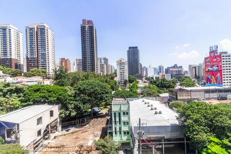 Apartamento à venda com 271m², 4 quartos e 4 vagas Apartamento à venda com 271m², 4 quartos e 4 vagasVaranda