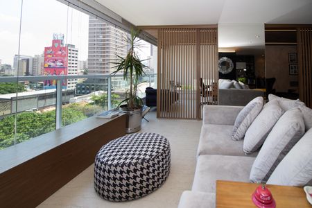 Apartamento à venda com 271m², 4 quartos e 4 vagas Apartamento à venda com 271m², 4 quartos e 4 vagasEscritório