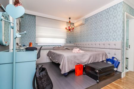 Apartamento à venda com 271m², 4 quartos e 4 vagas Apartamento à venda com 271m², 4 quartos e 4 vagasSuíte 3