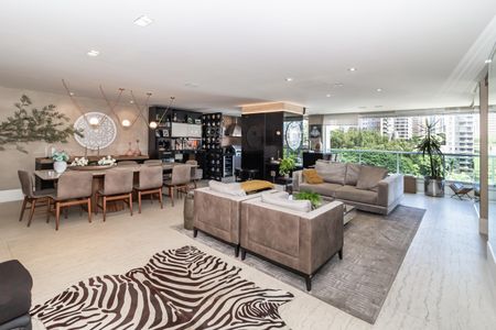Apartamento à venda com 271m², 4 quartos e 4 vagas Apartamento à venda com 271m², 4 quartos e 4 vagasSala